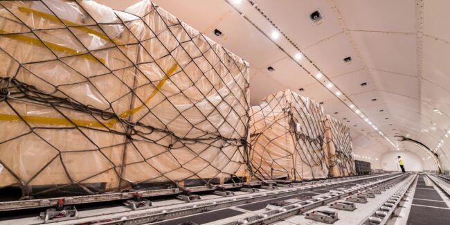 Kelebihan Dan Kekurangan Pengiriman Cargo Jalur Udara